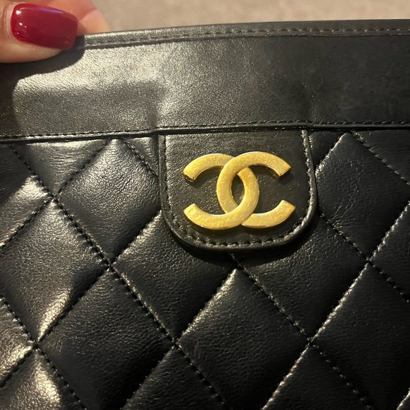 Sold!!🔥 Chanel Clutch W/ Chain - Picture 5 of 15
